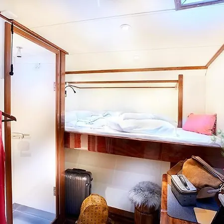 Segelschiff Loth Lorien * Rostock